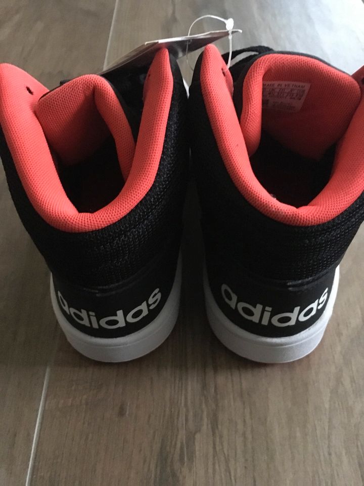 Adidas Schuhe Gr. 37 1/3 in Düsseldorf