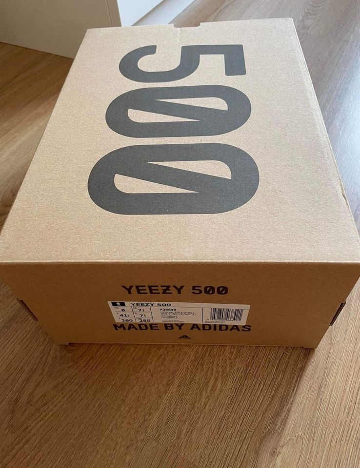 Adidas Yeezy 500 Utility Black US 8 /| 41 1/3 Neu OVP in Wolfsburg
