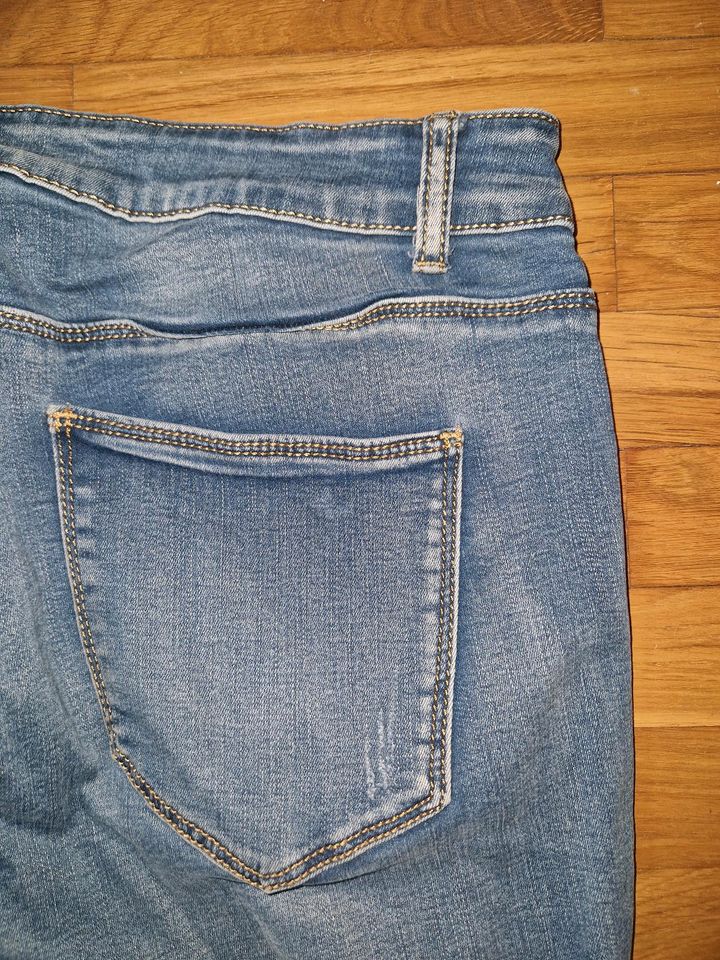 MADE IN ITALY Superstretch Jeans Hose XL 42 44 Röhre aktuell top in Emsdetten