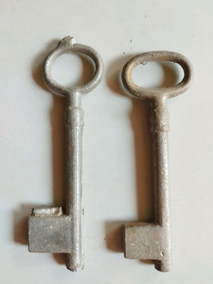 2 Schlüssel Rohlinge antik in Bensheim