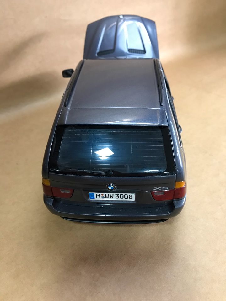 Kyosho 1:18 -1 - Modellauto - BMW x5 3.0d in Köln