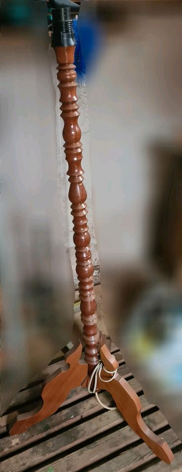 Retro Stehlampe - Eigenanfertigung Handarbeit - Mahagoni Holz in Tangermünde