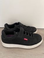 Sneakers von Levi‘s sehr guter Zustand Niedersachsen - Hatten Vorschau