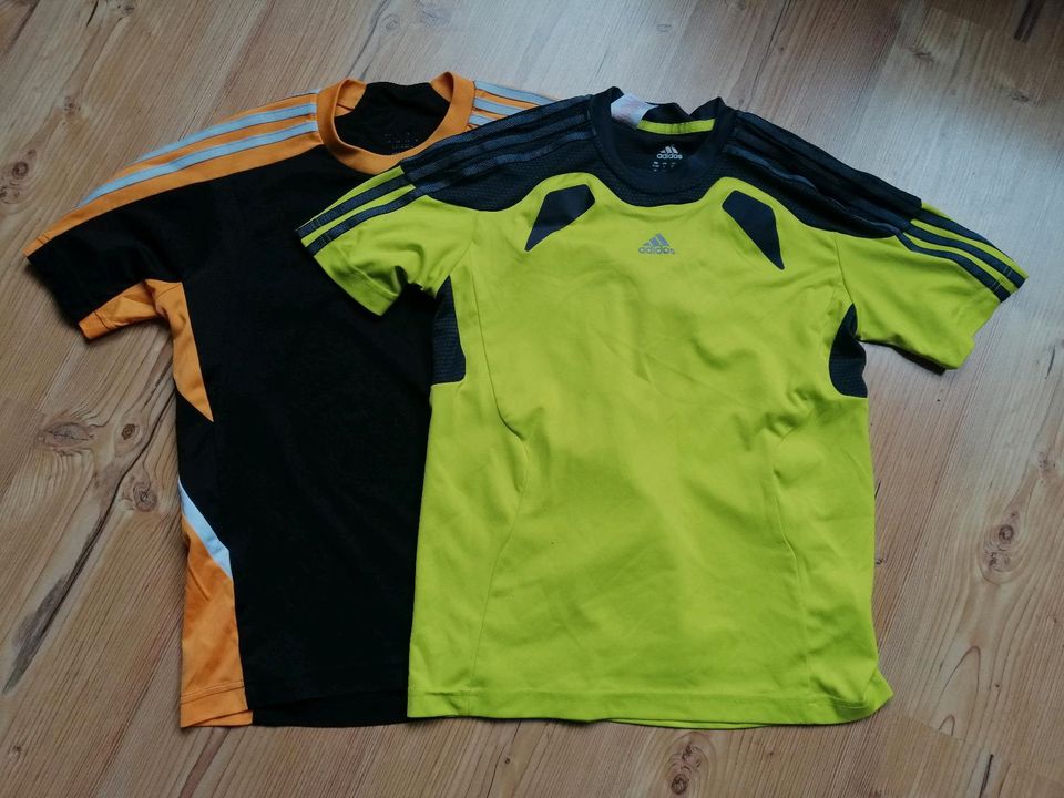 2 Adidas T-Shirts Gr. 152 clima in Langenhorn