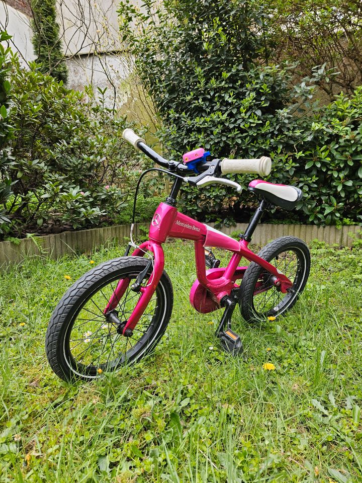 Mercedes Benz Fahrrad 16 Zoll Kinderfahrrad pink in Düsseldorf