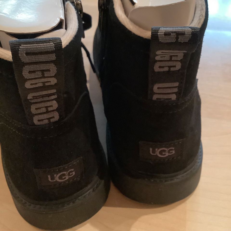 UGG Stiefel 38 NEU in Kulmbach