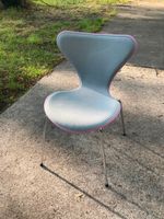 Fritz Hansen Serie 7 Stühle rosa mit grauer Sitzfläche Berlin - Rosenthal Vorschau