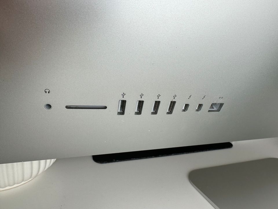 iMac 27" Zoll 24GB RAM 2TB Speicher TOP ZUSTAND in Düsseldorf
