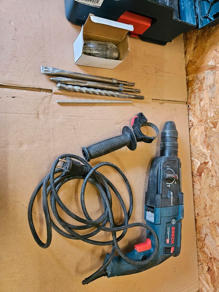 Bosch Bohrhammer GBH 2-28 F 880 W SDS-plus Schlagbohrer in Laar (Vechte)