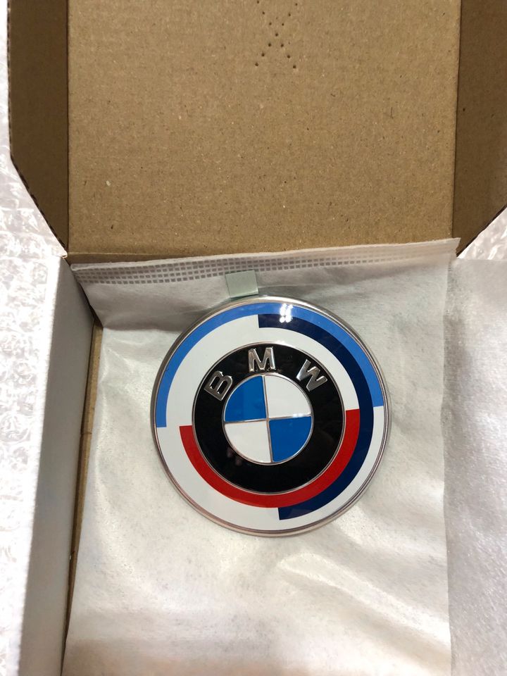 BMW x5 G01 x6 G02 F97 Original M Emblem 8087193 in Alsdorf