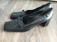högl Echtleder HalbSchuhe/Pumps schwarz Gr. 6,5 / 40 Nordrhein-Westfalen - Tönisvorst Vorschau