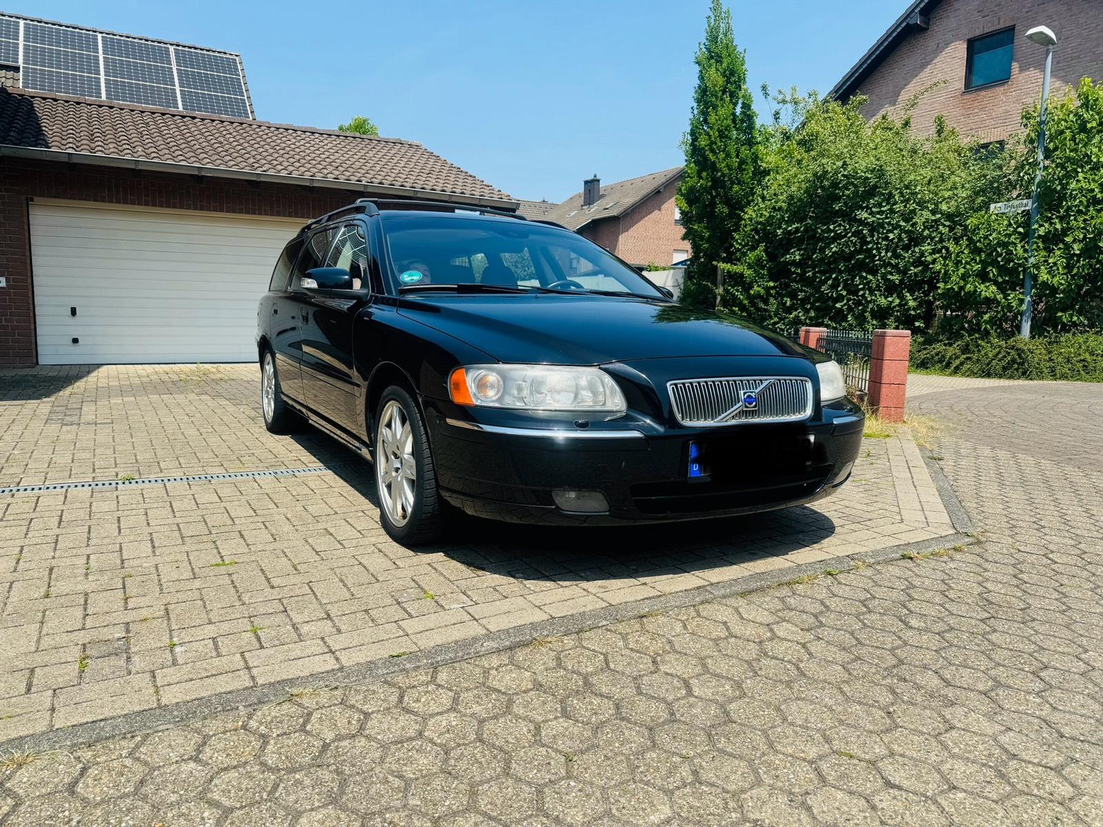 Abbildung des Autos Volvo V70 2,4