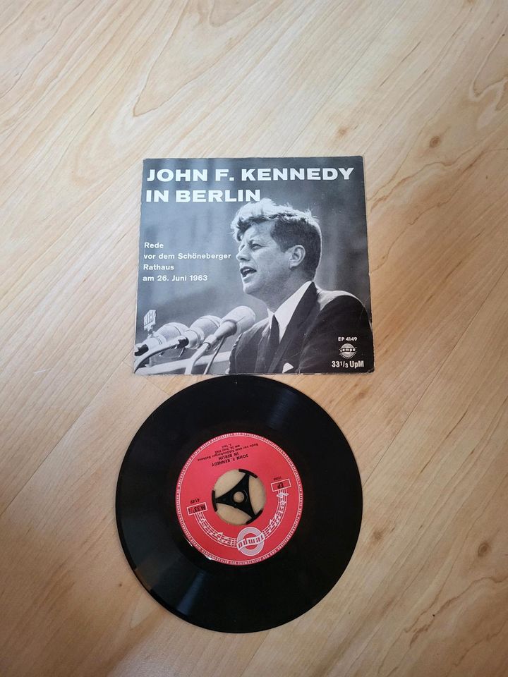 Single John f. KENNEDY IN Berlin Antik in Raubling