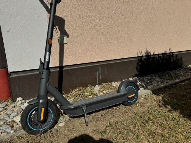 Ninebot G30D II scooter, 960km, neuwertig in Unterföhring