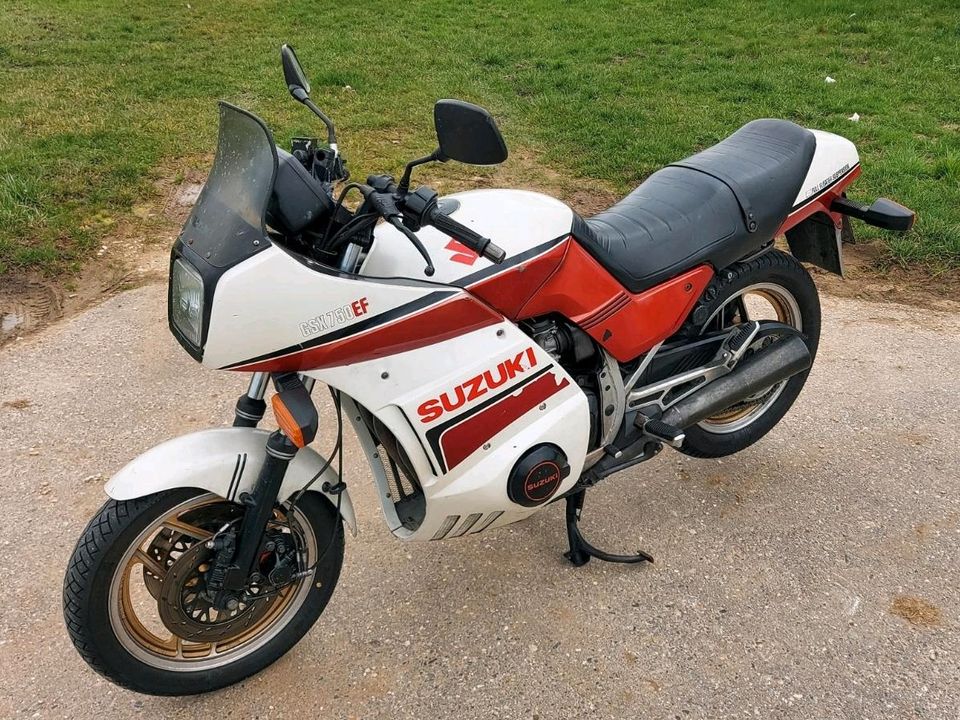 GSX 750 EF mit Ersatzteilen für Bastler und Liebhaber in Eislingen (Fils)