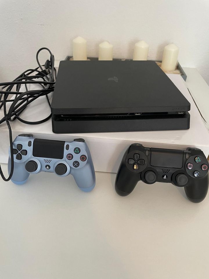PlayStation 4 slim 500 GB inkl. 2 Controller in Hannover