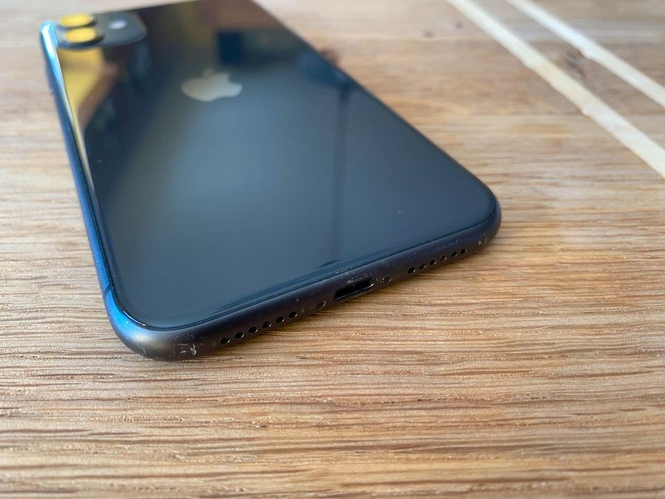 iPhone 11 128gb schwarz/space-grey in Oy-Mittelberg