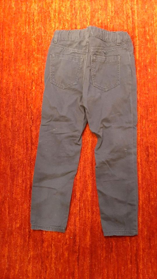 Hose slim fit dunkelblau Baumwotwill H&M 116 in Ronnenberg