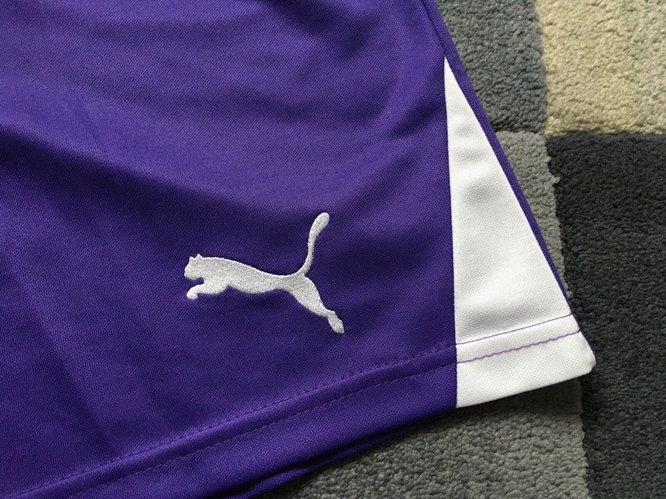 Puma kurze Sporthose mit Innenslip lila Gr. S, NEU! NEU! NEU! in Duisburg