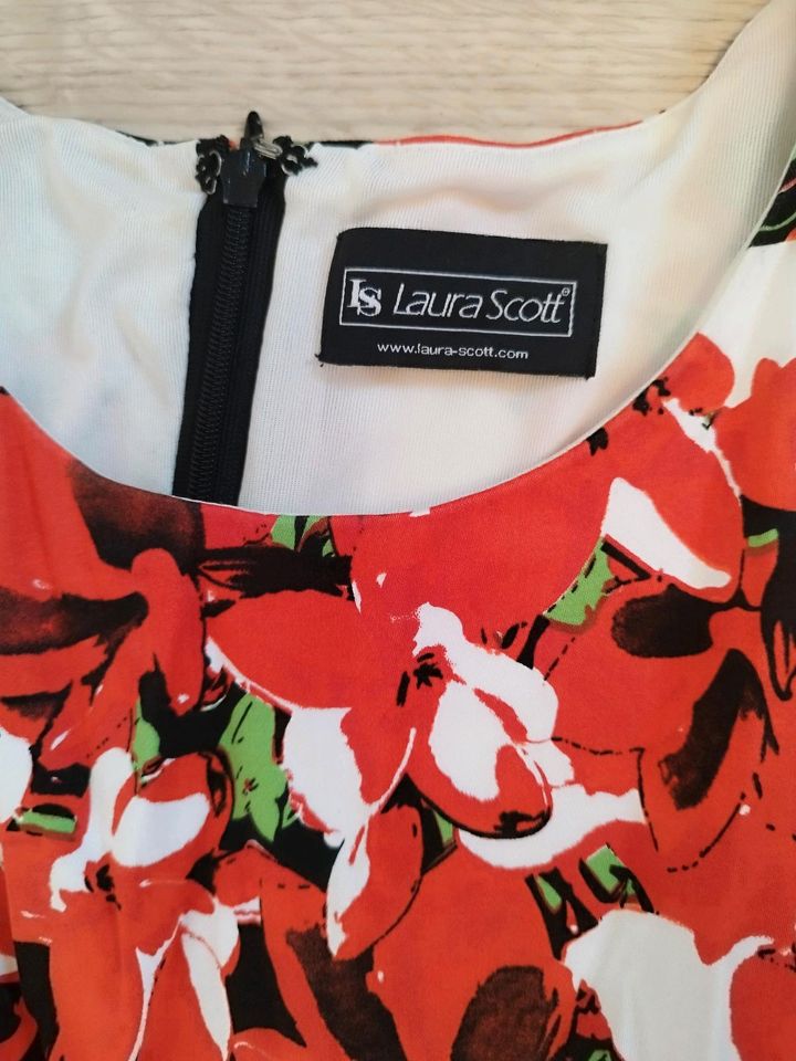 Sommerkleid Laura Scott Gr. 44 Kleid in Neuensalz