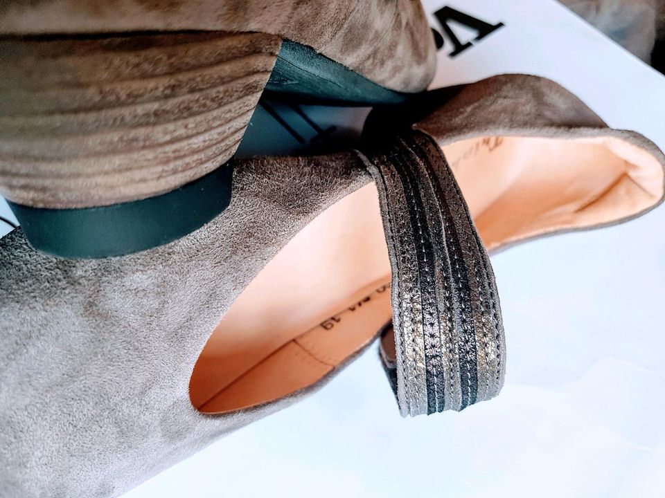 Damen Schuhe von Marke " Think! " aus Leder Größe 41 *** Neu *** in Wuppertal