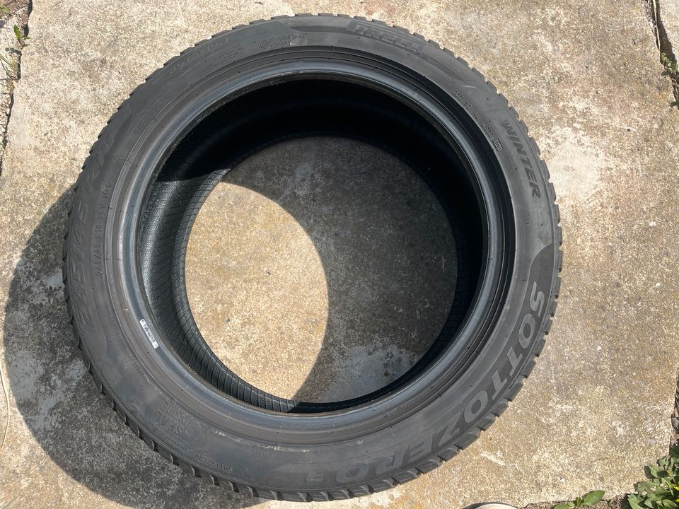 Winterreifen Pirelli Sottozero 3 - 245/45R18 in Bernsdorf b Hohenstein-Ernstthal