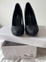 Schuhe Neue Pumps catwalk 36 Schwarz Glitzer/ high heels / Nordrhein-Westfalen - Neuss Vorschau