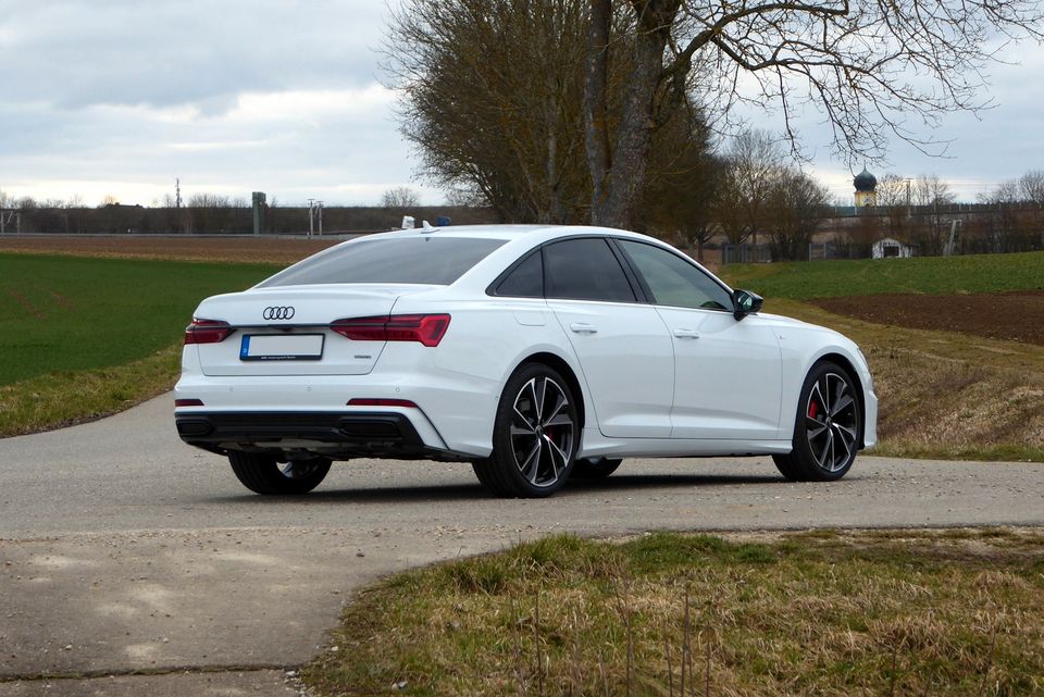 Audi A6 55 TFSIe quattro sport, Nightvision, HD Matrix, AHK, 21" in Kösching