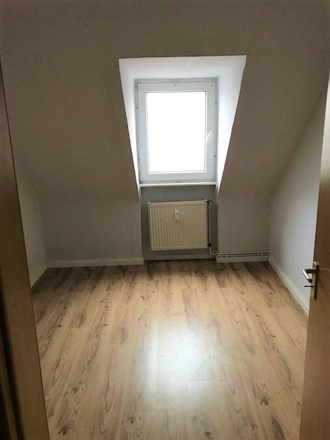 3 Zimmer Wohnung  im Dachgeschoss in zentrale Lage in Marl! Nur Selbstzahler! in Marl