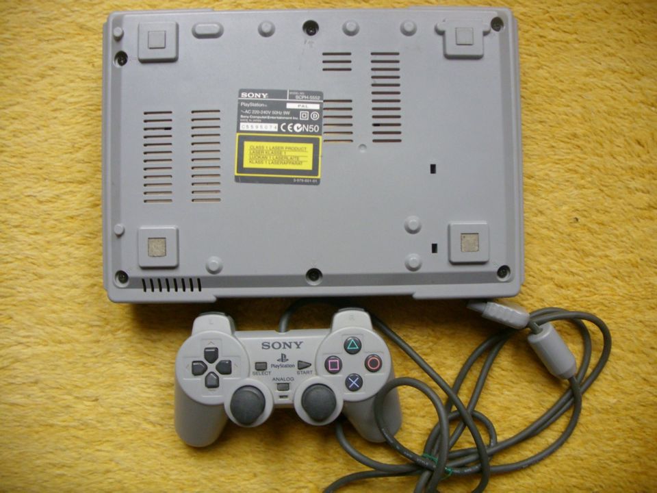 Sony Playstation SC PH 5552 mit Controller in Estorf