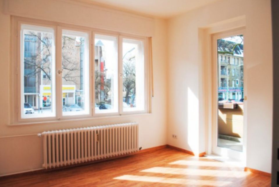 Bezugsfreie 3-Zimmer-Wohnung + Saniert + Fernwärme+ Provisionfrei in Berlin