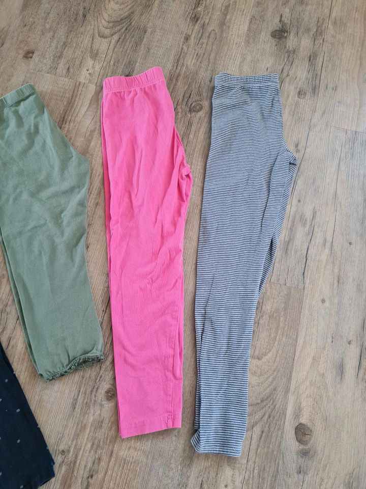 4x Leggings Hose Mädchen Benetton Tchibo in 134/140 in Weissach im Tal