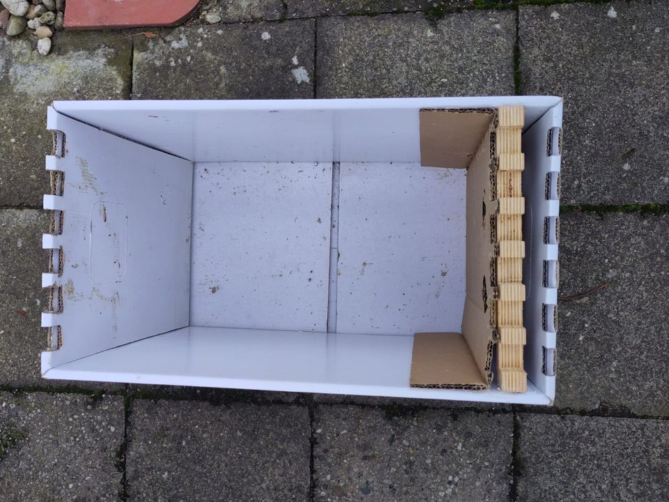 Transportboxen für Bienen in Karlsruhe