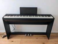 E-Piano Roland FP-30 mit Pedal und Klavierhocker Duisburg - Walsum Vorschau