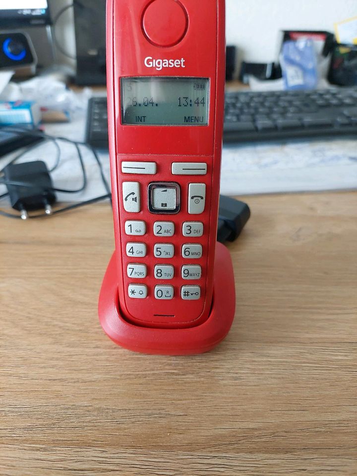 Telefon Gigaset A220 Dect in Rot in Altenkirchen