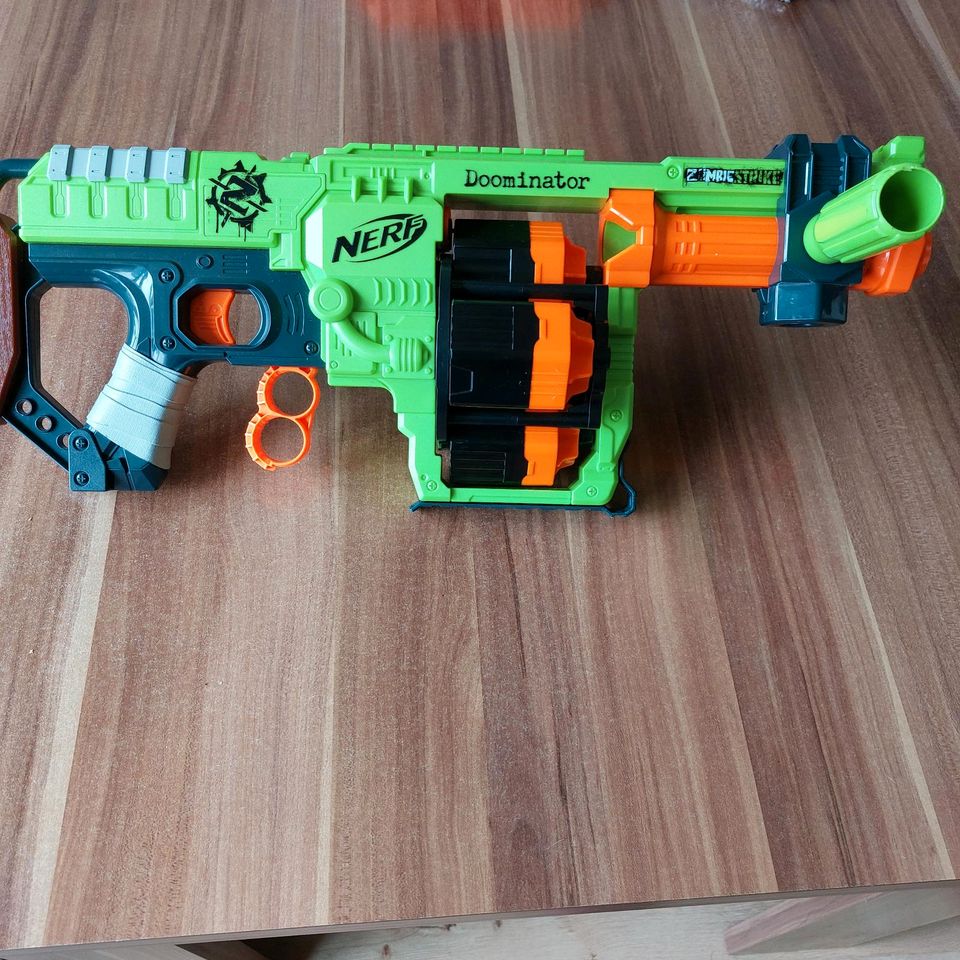 Nerf Modulus regulator, Double Dealer mit Zubehör