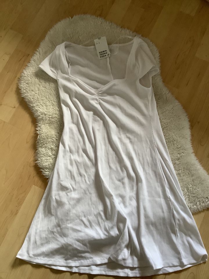 Weißes Kleid H&M Neu mit Etikett in Heiligenhafen 