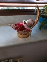 Süße Spieluhr / Baby im Weihnachts - Kostüm was auf einem Mond li Leipzig - Schönefeld-Abtnaundorf Vorschau