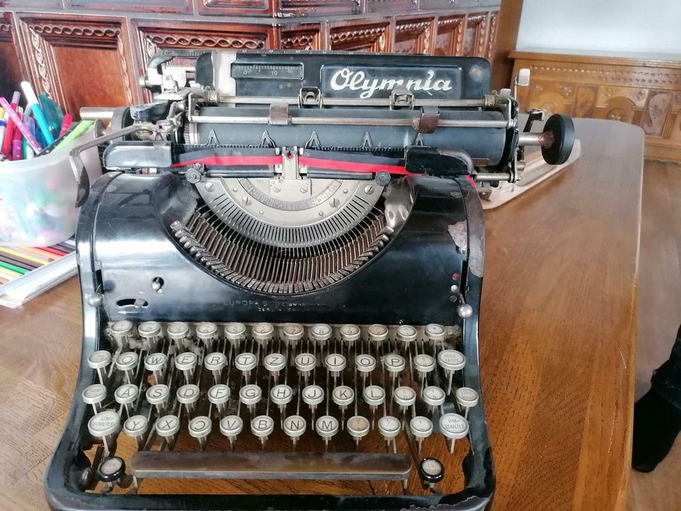 Olympia Schreibmaschine Antik in Ursberg