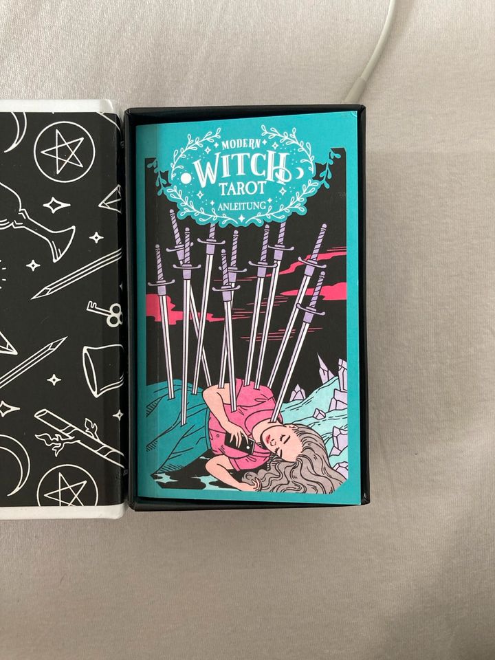 Modern Witch Tarot Karten Deutsch mit Anleitung in Berlin