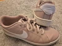 Nike Sneaker flieder Nordrhein-Westfalen - Höxter Vorschau
