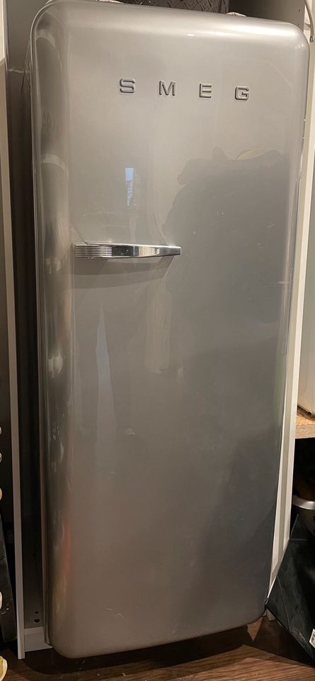 SMEG Kühlschrank (kühlt nicht mehr richtig) in Dasburg
