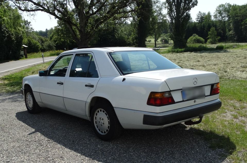 PKW Mercedes 230E W124 f.Bastler oder z.Schlachten in Mühlhausen-Ehingen