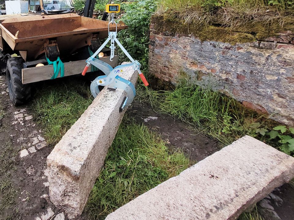 8x alte 2m Granit Treppensteine Natursteintreppe Denkmalschutz in Grünhain-Beierfeld 