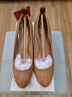 Via Milano Schuhe Größe 38 in beige neu Hessen - Rabenau Vorschau
