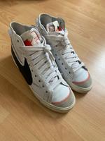 Nike Blazer Mid 77 Jumbo 41 weiß schwarz orange Top Hessen - Dieburg Vorschau