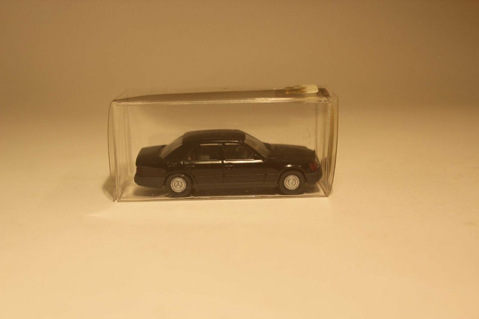 Wiking 13153 Mercedes 260E in schwarz / innen grau OVP 1:87 in Wildberg