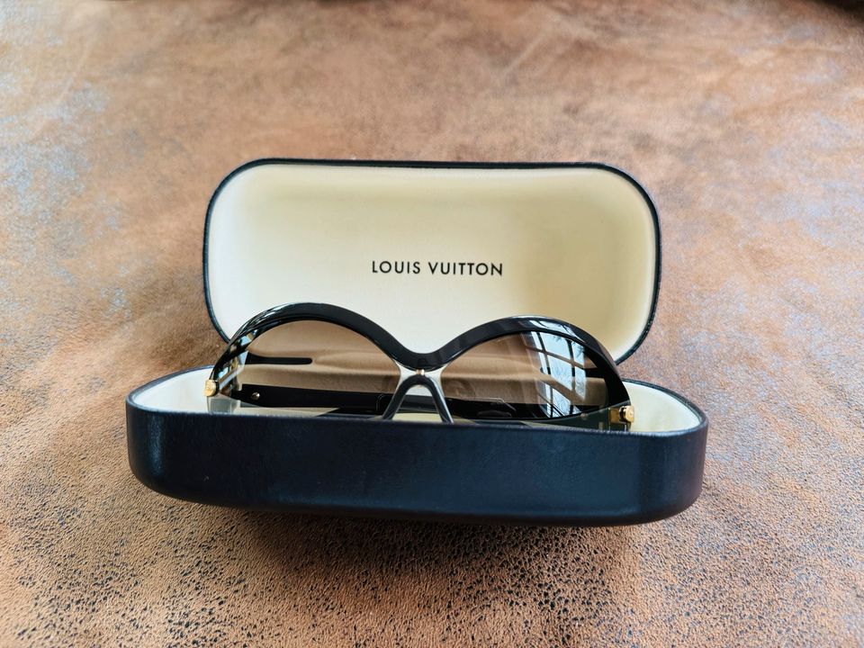 Louis Vuitton Soft Cat Eye Sonnenbrille inkl. Hartschale- / Etui in Wernberg-Köblitz