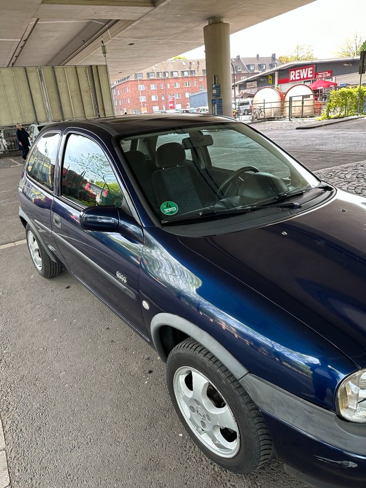 Opel Corsa B in Duisburg