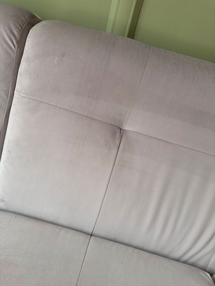 Samt Couch in Viersen